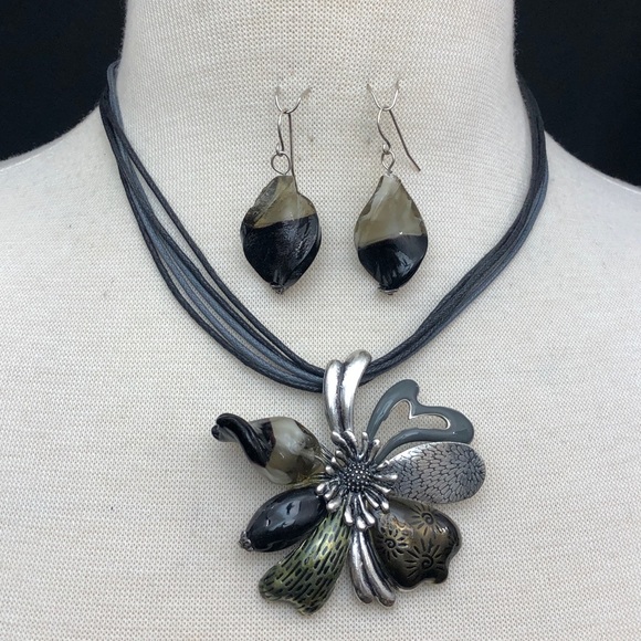 Fashion Jewelry Jewelry - Black Grey Abstract Flower Necklace Earrings Set